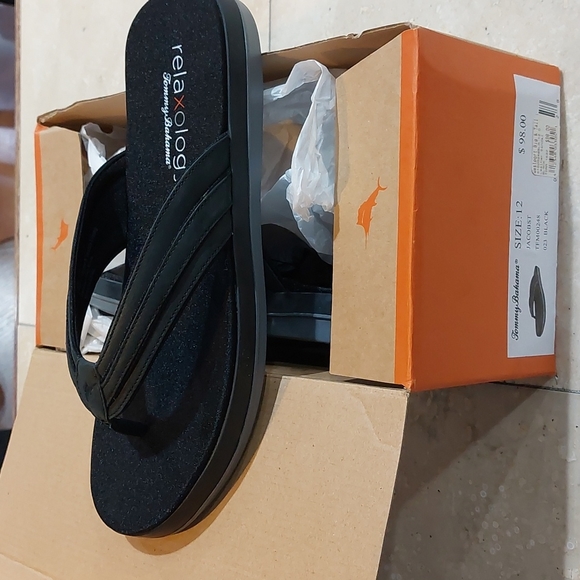 Tommy Bahama Sandals - Picture 5 of 8